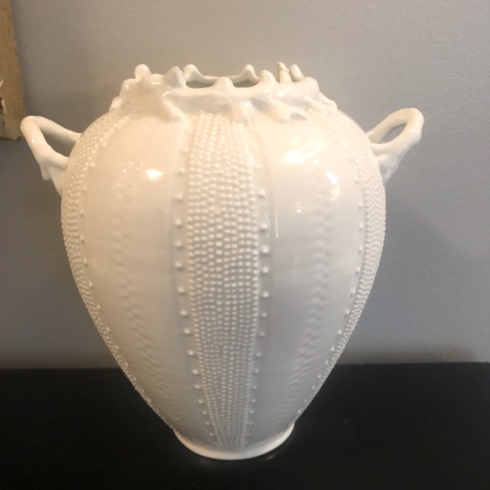 Sea urchin vase Paris Royal app 7.5in tall 8.5 acr